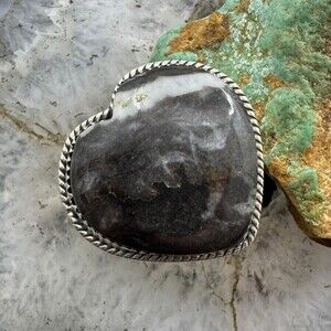 Sterling Silver Southwestern Style White Buffalo Heart Ring Size 6 For Women